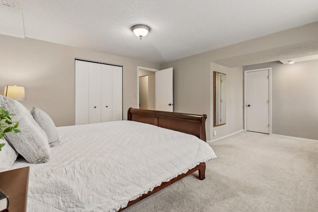 9515 Risewood Circle, Eden Prairie, MN 55347