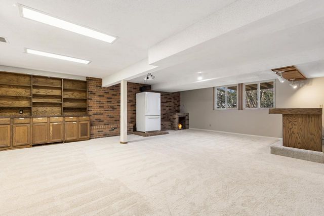 9515 Risewood Circle, Eden Prairie, MN 55347