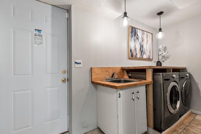 9515 Risewood Circle, Eden Prairie, MN 55347