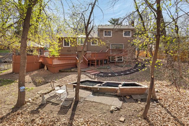 9515 Risewood Circle, Eden Prairie, MN 55347