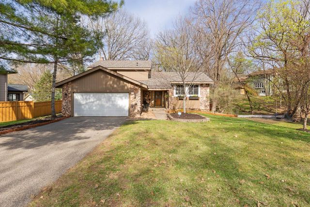 9515 Risewood Circle, Eden Prairie, MN 55347