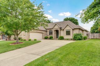 382 South Yellowwood Drive, Springfield, MO 65809