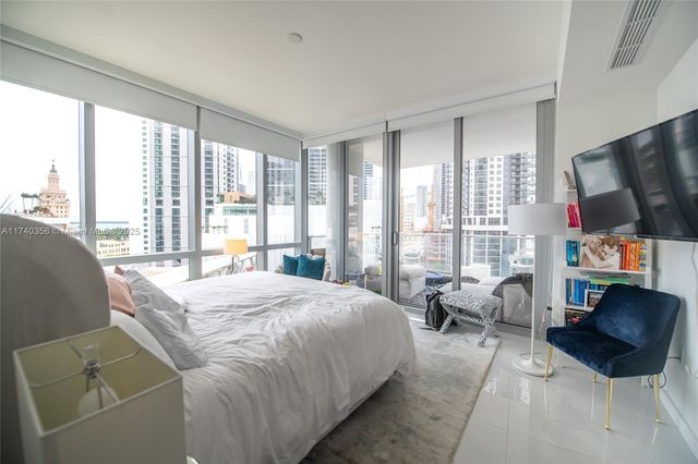 851 NE 1st Ave 811, Miami, FL 33132