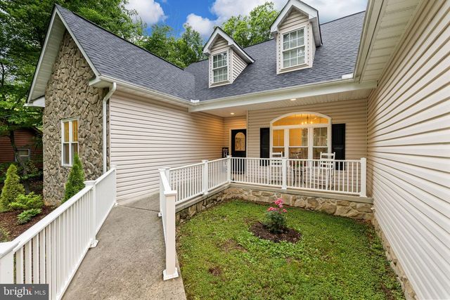 126 YORKTOWN BLVD, Locust Grove, VA 22508