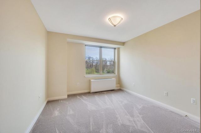 300 E Overlook 240, Port Washington, NY 11050