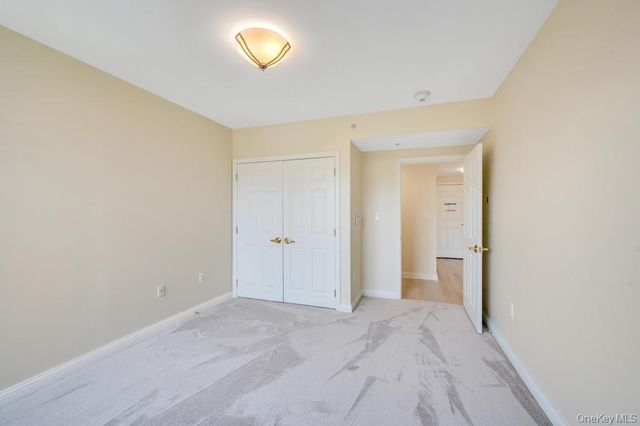 300 E Overlook 240, Port Washington, NY 11050