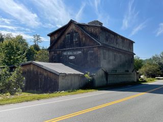 2242 North Main Street, Londonderry, VT 05148