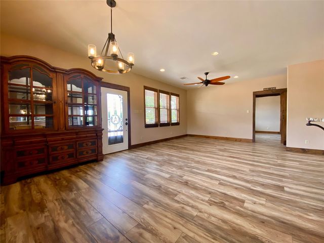 405 County Road 1264, Whitesboro, TX 76273