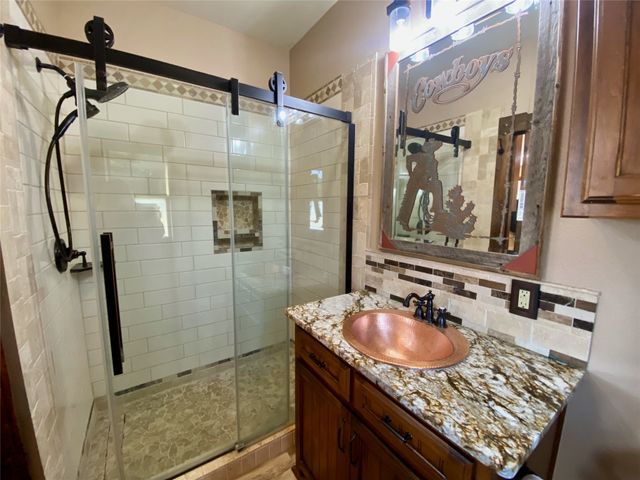 405 County Road 1264, Whitesboro, TX 76273