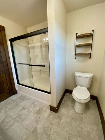 405 County Road 1264, Whitesboro, TX 76273