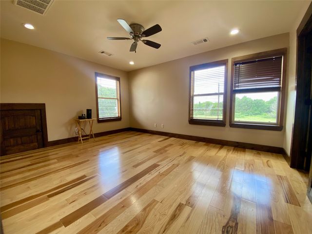 405 County Road 1264, Whitesboro, TX 76273
