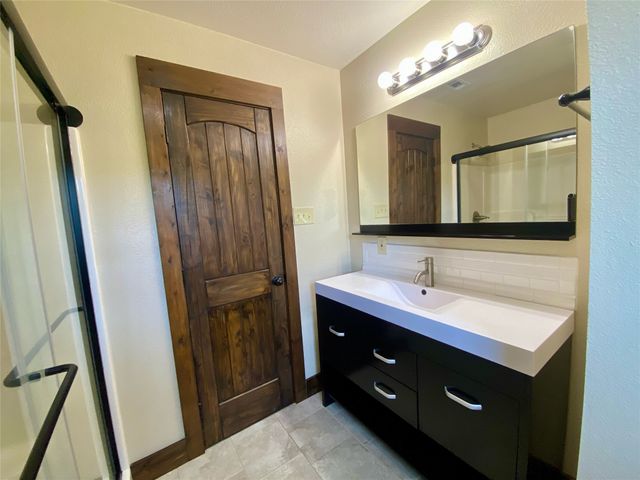 405 County Road 1264, Whitesboro, TX 76273