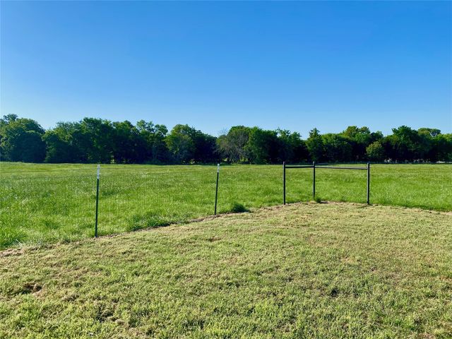 405 County Road 1264, Whitesboro, TX 76273