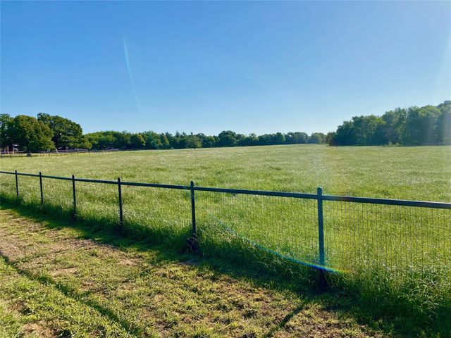 405 County Road 1264, Whitesboro, TX 76273