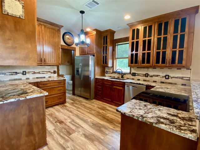 405 County Road 1264, Whitesboro, TX 76273