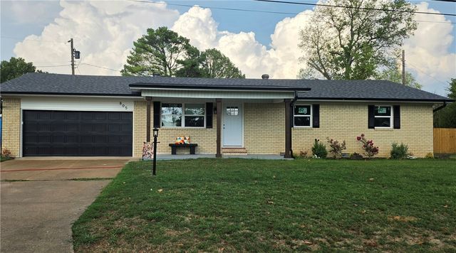 805 Lakeview Drive, Rogers, AR 72756