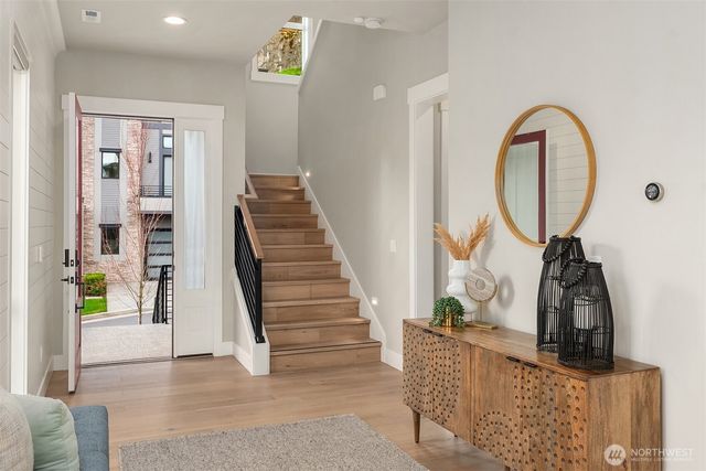 508 Glacier Peak Drive NW, Issaquah, WA 98027