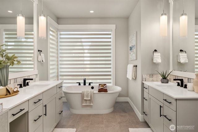 508 Glacier Peak Drive NW, Issaquah, WA 98027