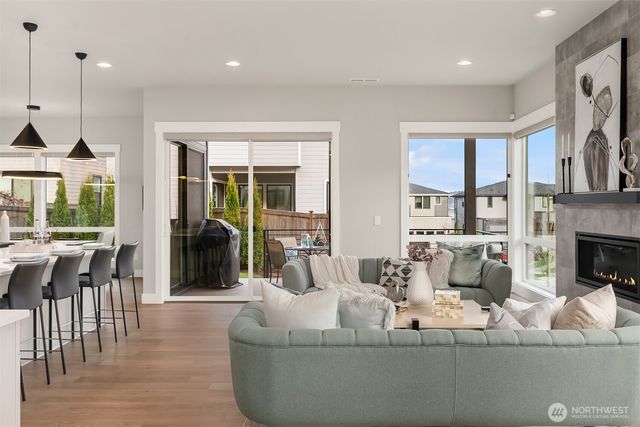 508 Glacier Peak Drive NW, Issaquah, WA 98027