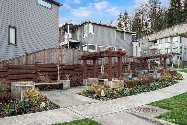 508 Glacier Peak Drive NW, Issaquah, WA 98027