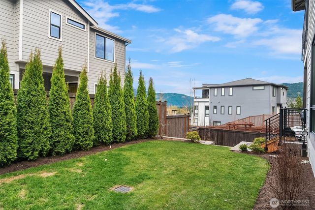 508 Glacier Peak Drive NW, Issaquah, WA 98027