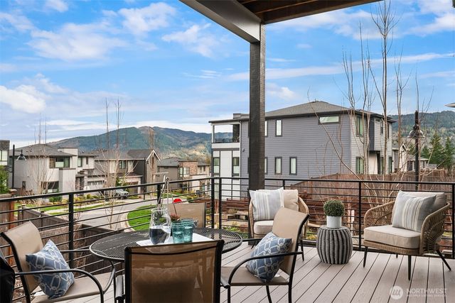 508 Glacier Peak Drive NW, Issaquah, WA 98027