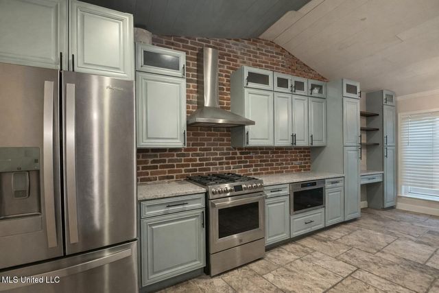 8112 Green Valley Cove, Southaven, MS 38671