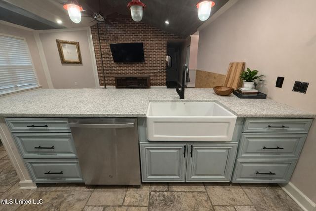 8112 Green Valley Cove, Southaven, MS 38671