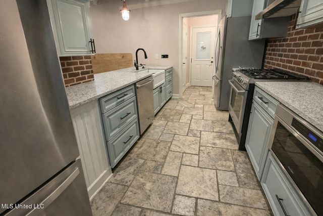 8112 Green Valley Cove, Southaven, MS 38671