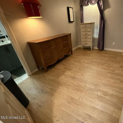 8112 Green Valley Cove, Southaven, MS 38671