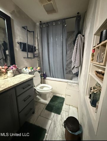 8112 Green Valley Cove, Southaven, MS 38671