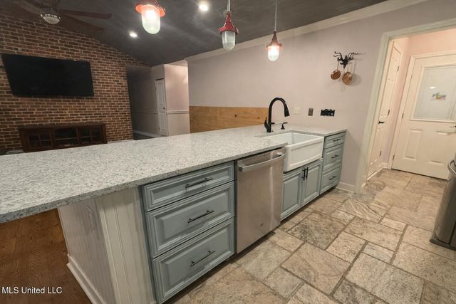 8112 Green Valley Cove, Southaven, MS 38671