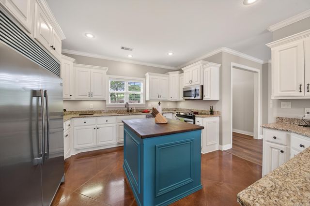 11 Greystone Boulevard, Cabot, AR 72023
