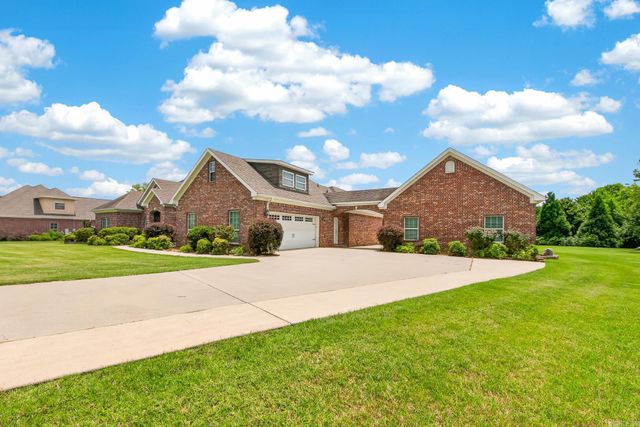 11 Greystone Boulevard, Cabot, AR 72023