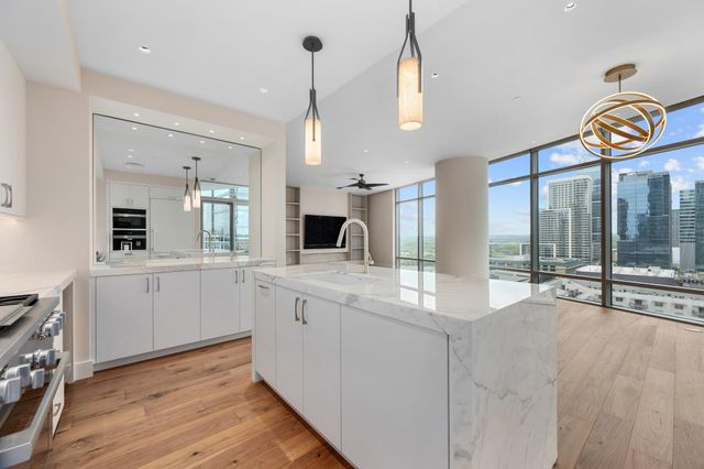 200 Congress Ave 15E, Austin, TX 78701