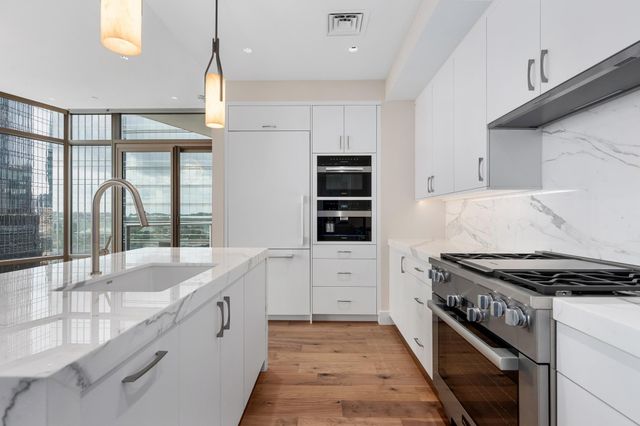 200 Congress Ave 15E, Austin, TX 78701