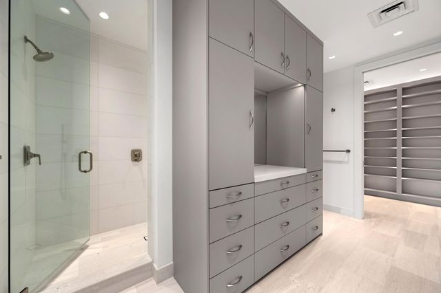 200 Congress Ave 15E, Austin, TX 78701