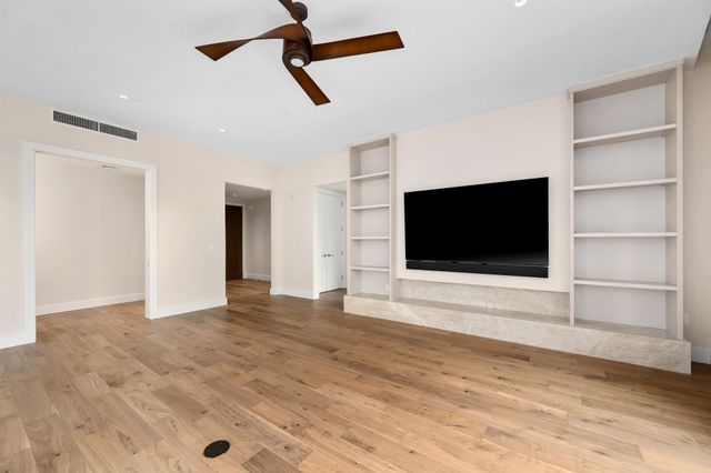 200 Congress Ave 15E, Austin, TX 78701