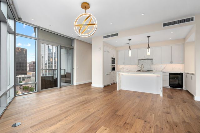 200 Congress Ave 15E, Austin, TX 78701