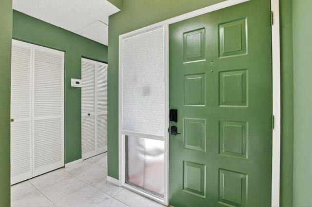 6096 Kings Gate Circle, Delray Beach, FL 33484