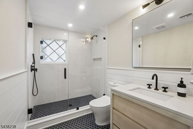 22 Oak Ridge Ave, Summit City, NJ 07901
