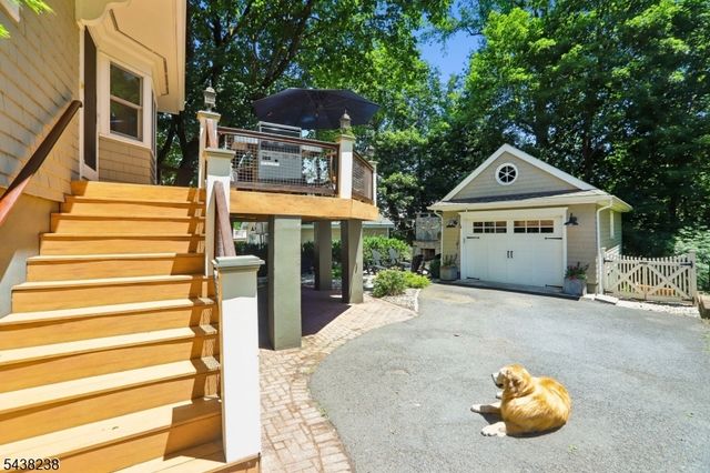 22 Oak Ridge Ave, Summit City, NJ 07901