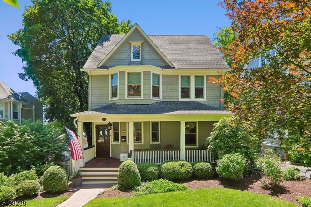 22 Oak Ridge Ave, Summit City, NJ 07901