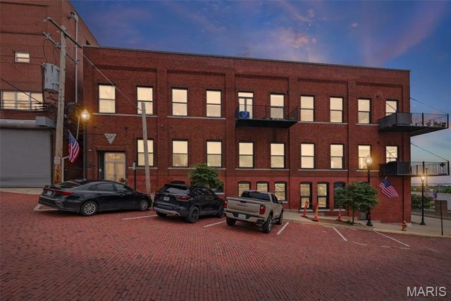 7 Alby Street 9, Alton, IL 62002