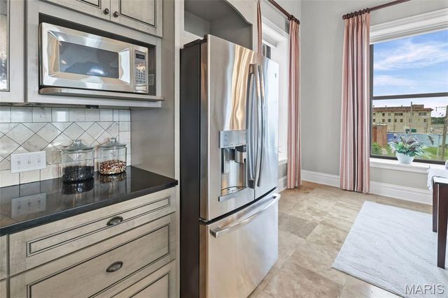7 Alby Street 9, Alton, IL 62002