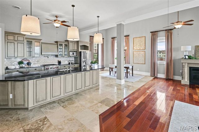 7 Alby Street 9, Alton, IL 62002
