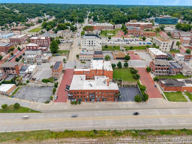 7 Alby Street 9, Alton, IL 62002