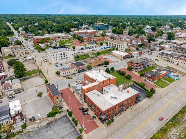 7 Alby Street 9, Alton, IL 62002