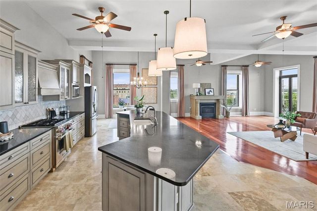 7 Alby Street 9, Alton, IL 62002