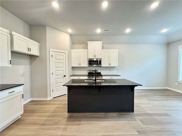 5901 SW Bear Creek Avenue, Bentonville, AR 72713